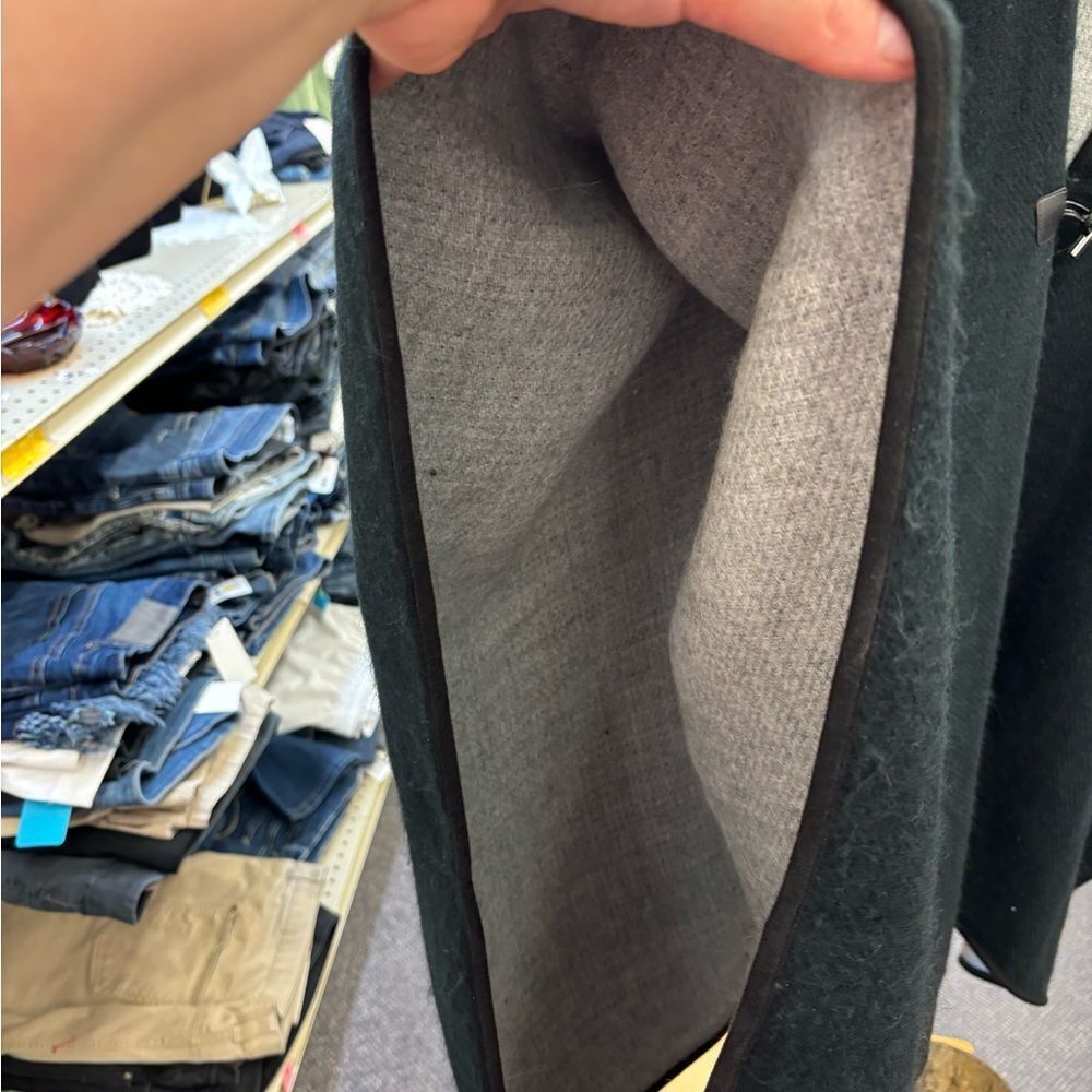 Black Cape With Toggle Closure - image 4